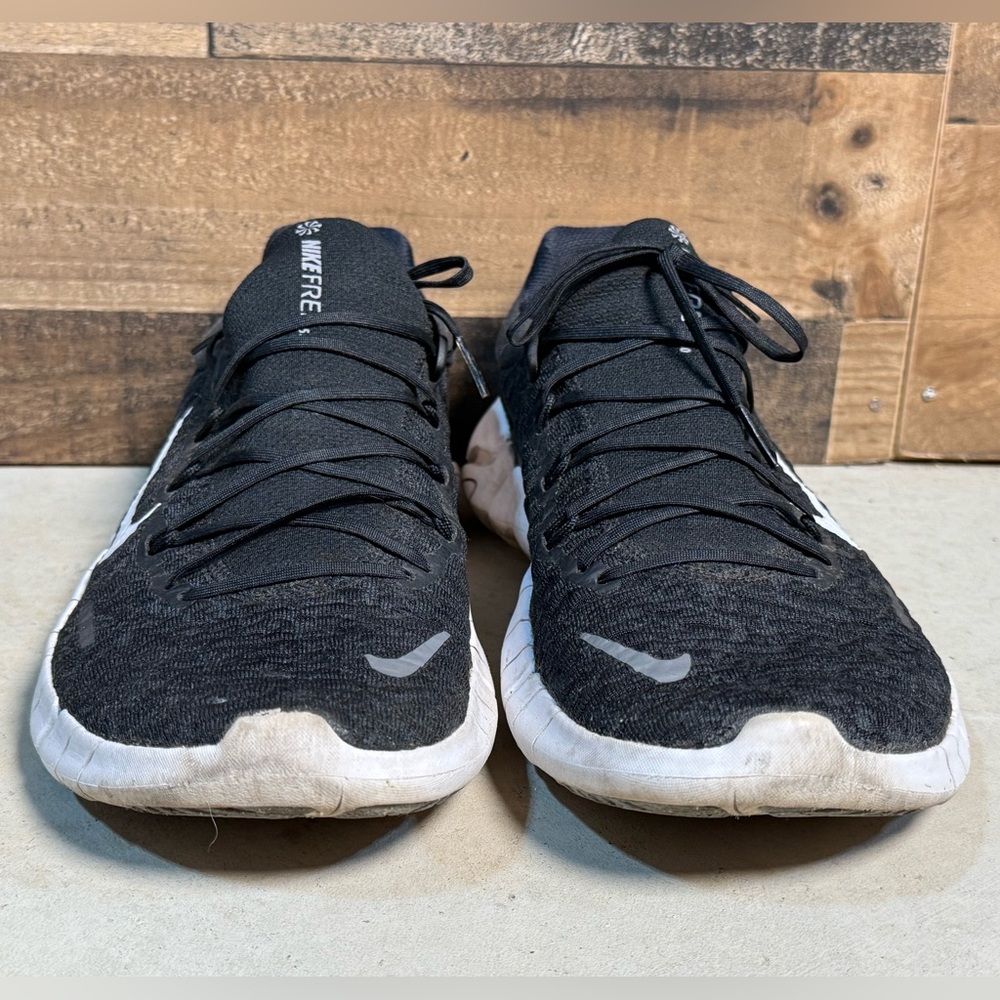 Nike Women's Free 5.0 Flyknit Black White Athletic Shoes Sneakers Size 11 - Picture 2 of 6